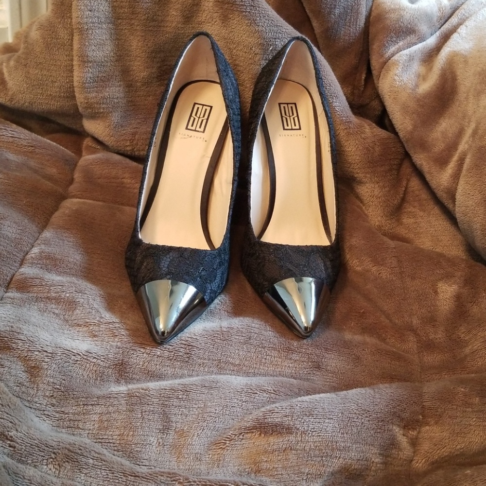 Lace pumps